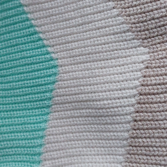 Cat And Jack boy sweater set, size 6-9M - Picture 4 of 8